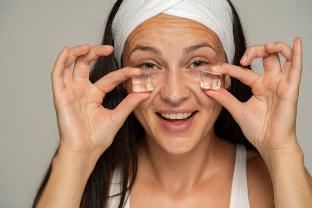 How to Use Ice Therapy for Anti-Aging: Benefits and Tips